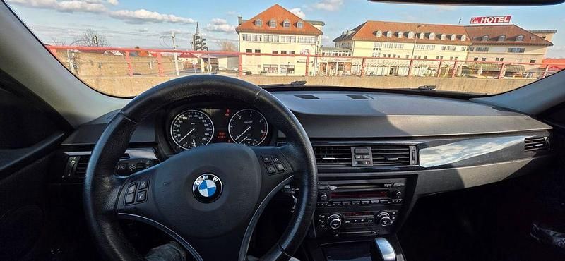 Gebraucht BMW 318 180 PS (132 kW) 2008 Schwarz Kombi