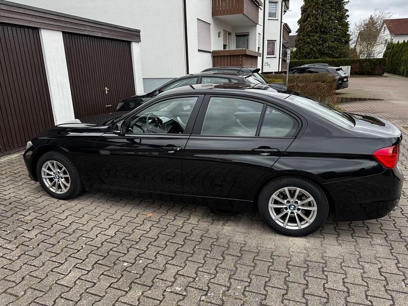 Second-hand BMW 320 184 CP (135 kW) 2012 Negru Berlinǎ
