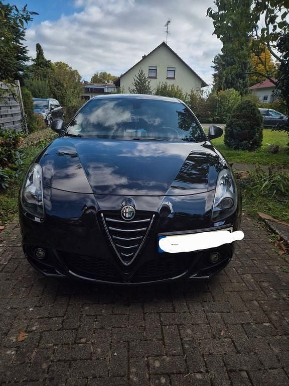 Schwarz Gebraucht 2015 Alfa Romeo Giulietta Turismo Kleinwagen | 11.999 € (Etwas zu teuer) - Bild 1/4