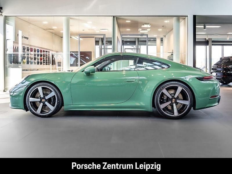 Neu Porsche 911 Carrera 4S 480 PS (353 kW) 2026 Grün Coupé