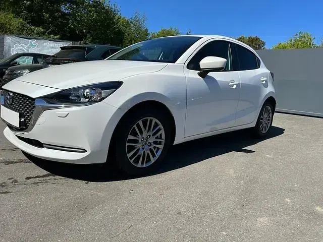 Gebraucht Mazda 2 Kizoku 90 PS (66 kW) 2022 Weiß Limousine