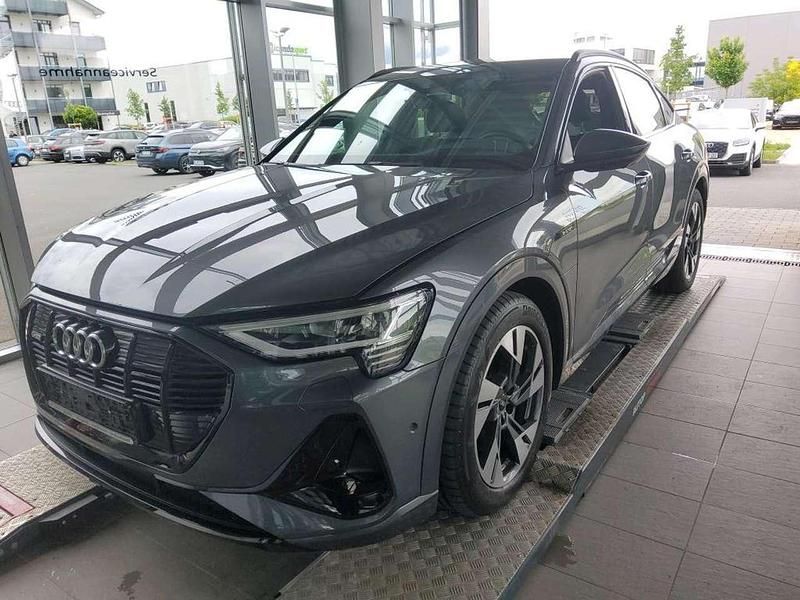 Daytonagrau perleffekt Gebraucht 2022 Audi e-tron Sportback S-Line SUV | 40.425 € (Guter Preis) - Bild 1/2