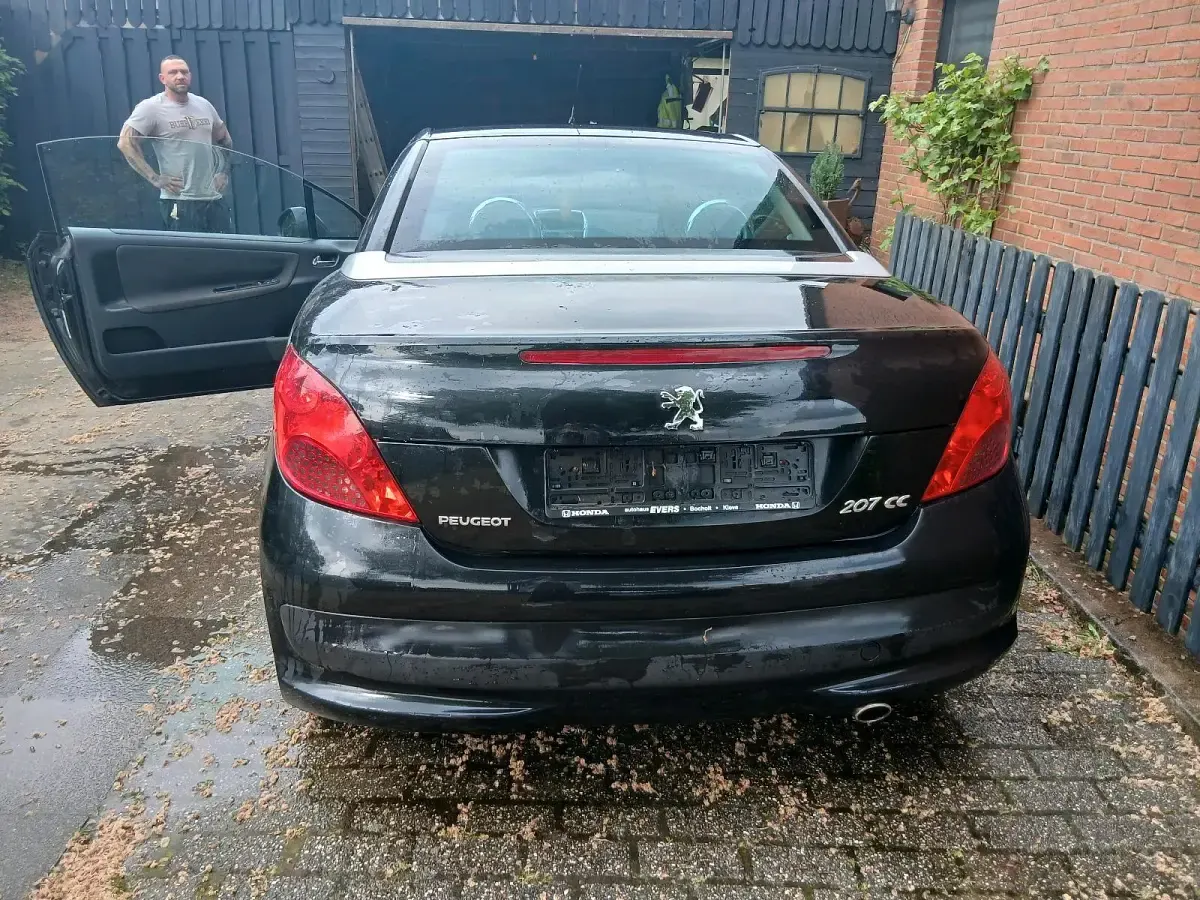 Gebraucht Peugeot 207 CC 120 PS (88 kW) 2007 Schwarz Cabrio