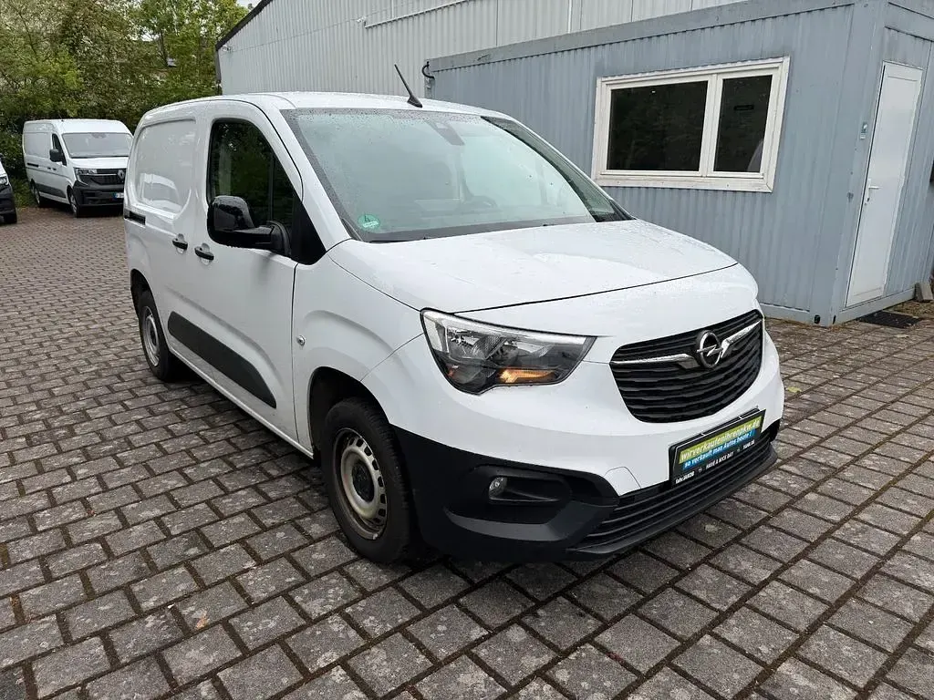 Gebraucht Opel Combo 102 PS (75 kW) 2023 Weiß Van / Kleinbus
