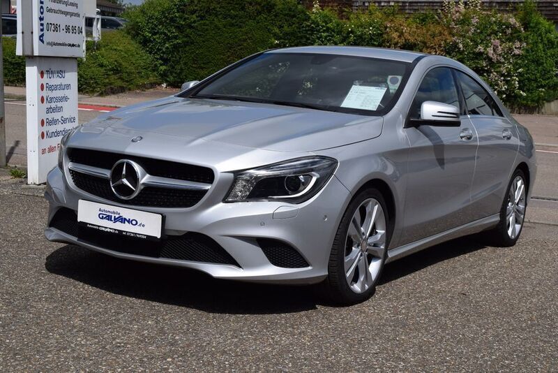 Polarsilber metalliclack Gebraucht 2014 Mercedes CLA180 Urban Limousine | 15.890 € (Fairer Preis) - Bild 1/3