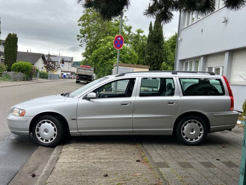 Gebraucht Volvo V70 140 PS (102 kW) 2005 Silber Kombi