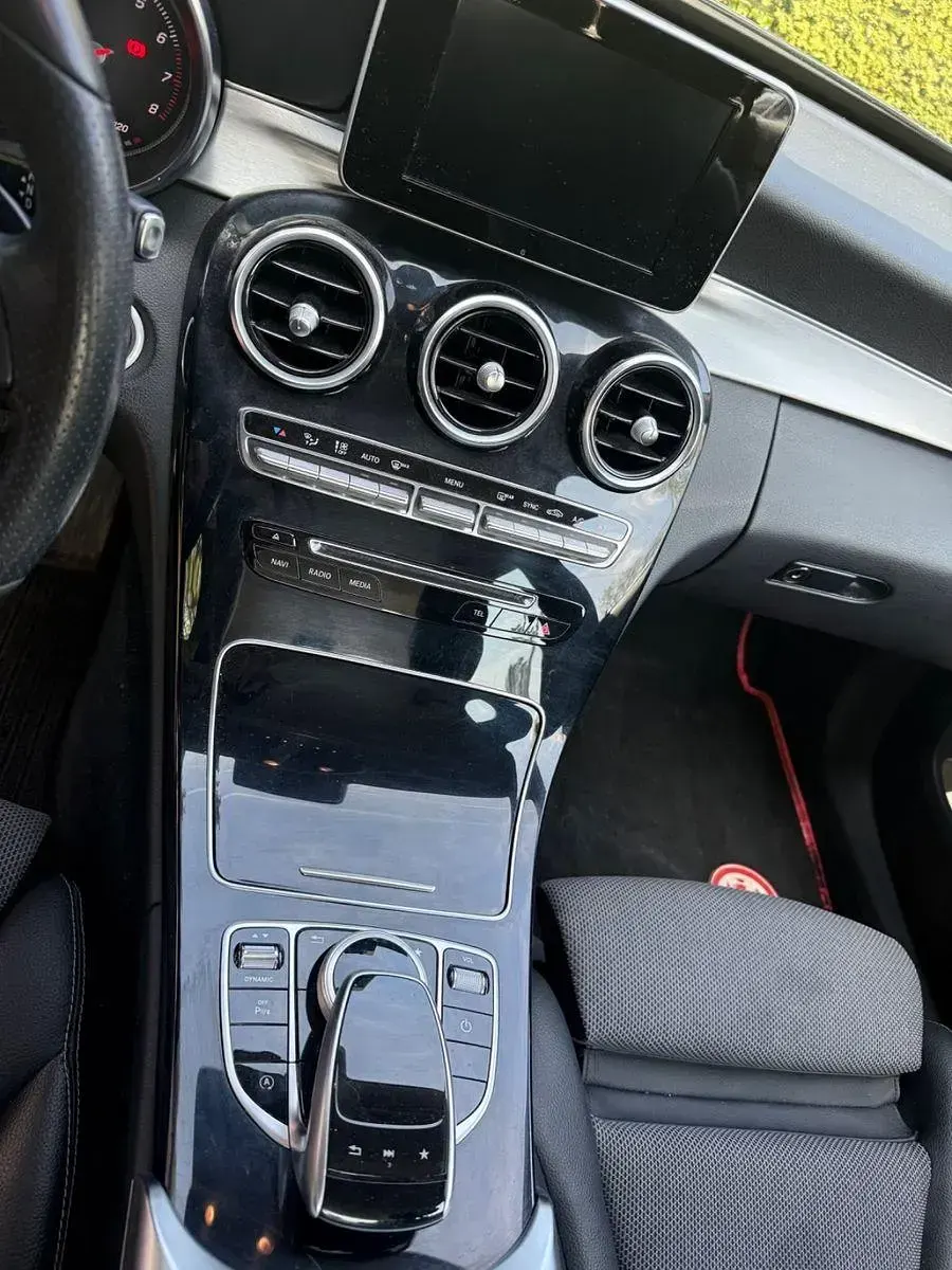 Gebraucht Mercedes C180 Avantgarde 156 PS (114 kW) 2018 Schwarz Limousine