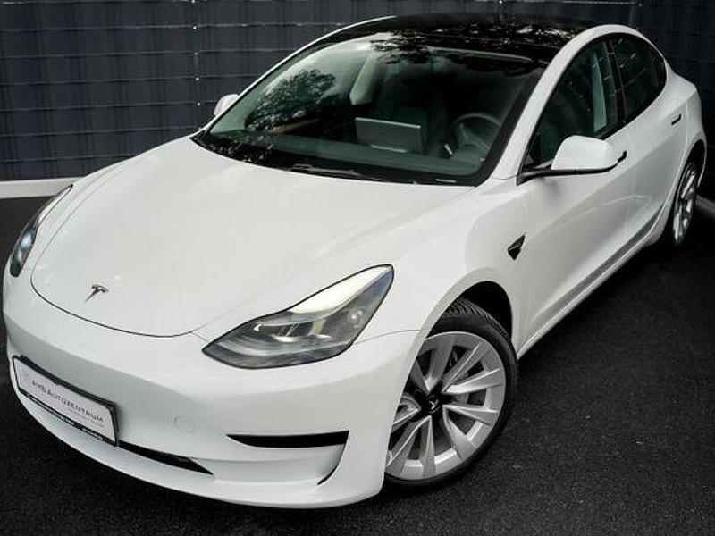Weiß Gebraucht 2022 Tesla Model 3 RWD Limousine | 27.899 € (Fairer Preis) - Bild 1/4