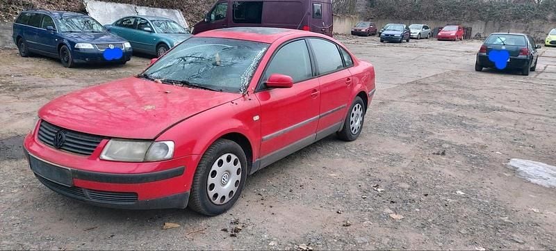 Rot Gebraucht 1998 VW Passat Limousine | 450 € (Superpreis) - Bild 1/4