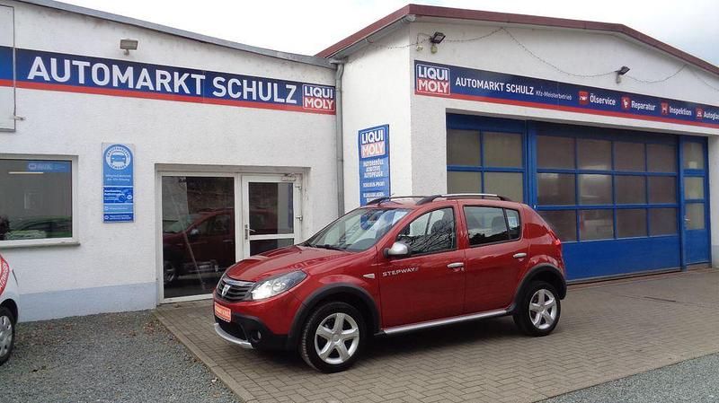 Gebraucht Dacia Sandero Stepway 84 PS (61 kW) 2011 Rot Limousine
