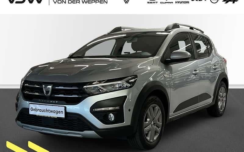 Grau Gebraucht 2021 Dacia Sandero Comfort Kleinwagen | 15.400 € (Fairer Preis) - Bild 1/4