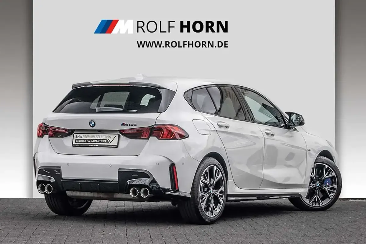 Gebraucht BMW M135 300 PS (220 kW) 2025 Alpinweiß uni Kleinwagen