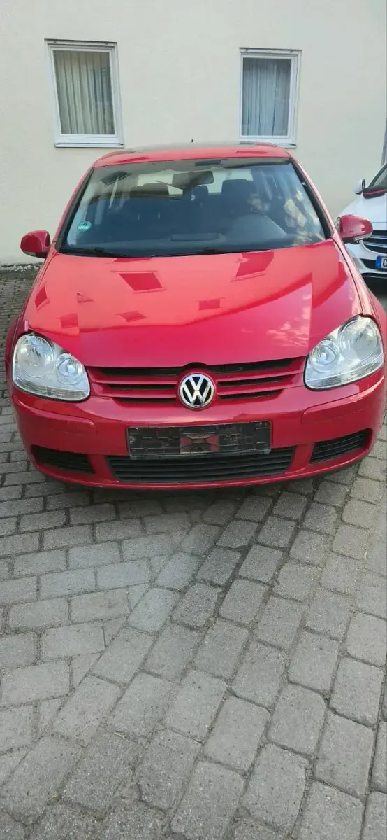 Gebraucht VW Golf V 102 PS (75 kW) 2006 Rot Kleinwagen