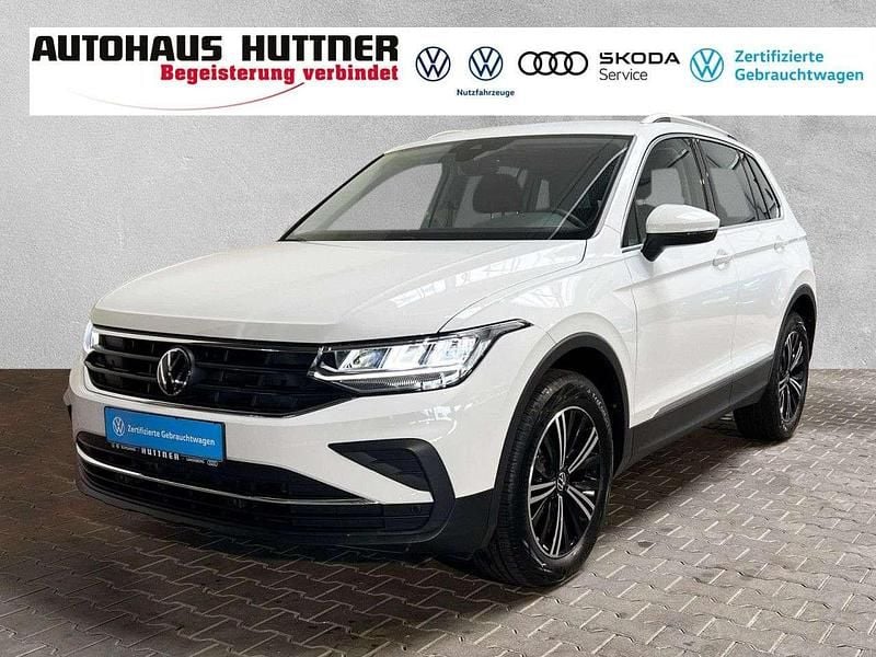 Pure white Gebraucht 2024 VW Tiguan Move SUV | 40.990 € (Etwas zu teuer) - Bild 1/4