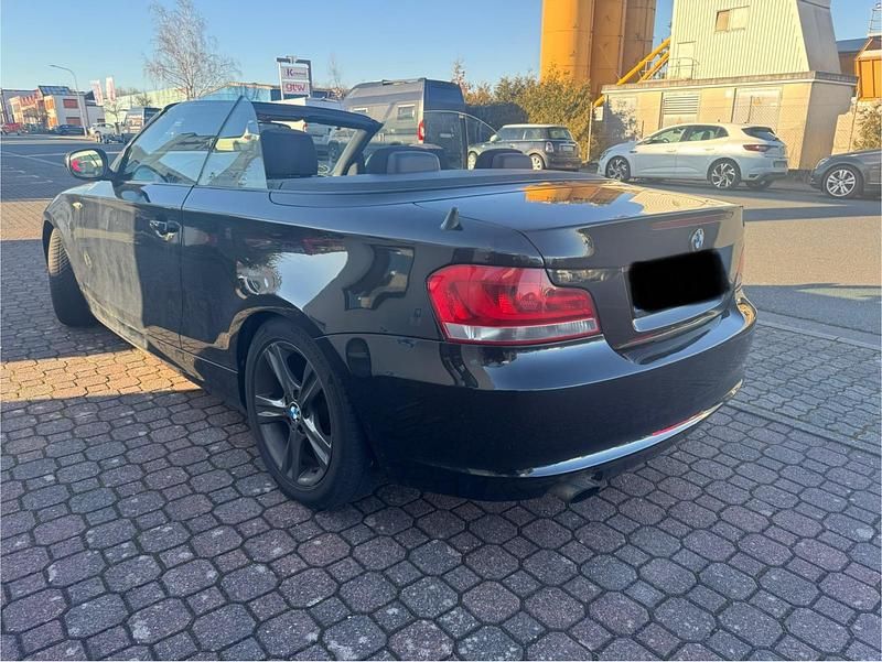 Gebraucht BMW 120 Cabriolet 142 PS (104 kW) 2012 Schwarz Cabrio