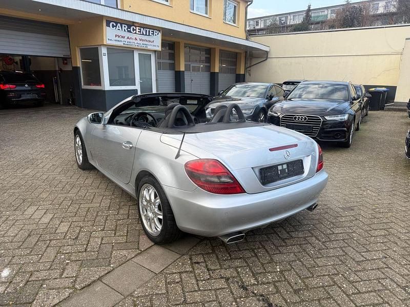 Gebraucht Mercedes SLK200 184 PS (135 kW) 2010 Silber Cabrio