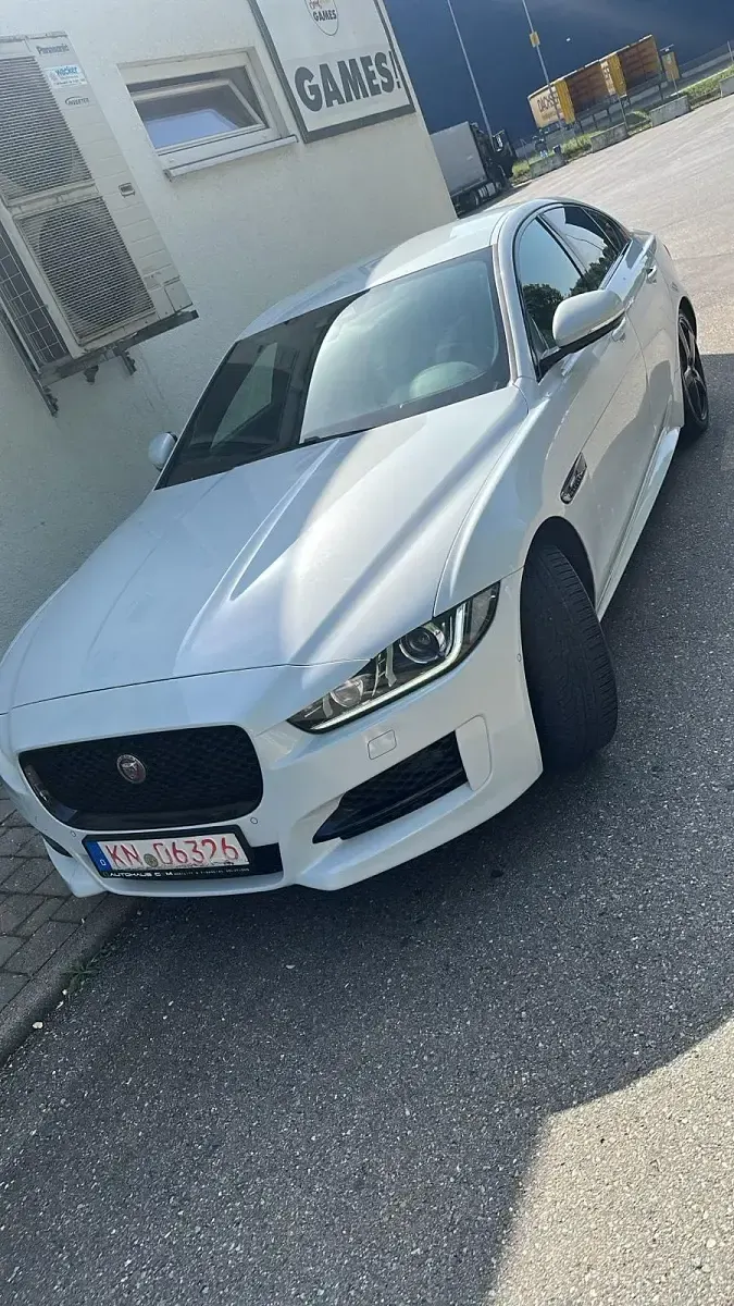 Gebraucht Jaguar XE 204 PS (150 kW) 2016 Weiß Limousine