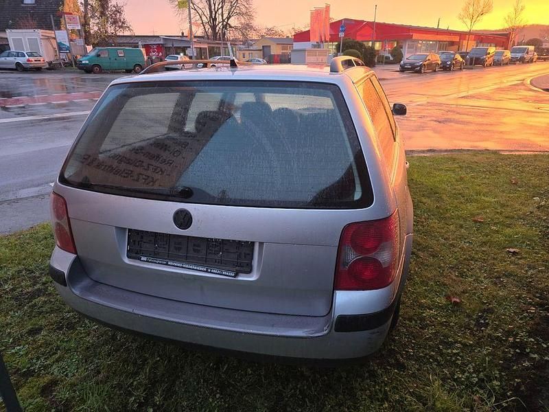 Gebraucht VW Passat Basis 102 PS (75 kW) 2001 Silber Kombi