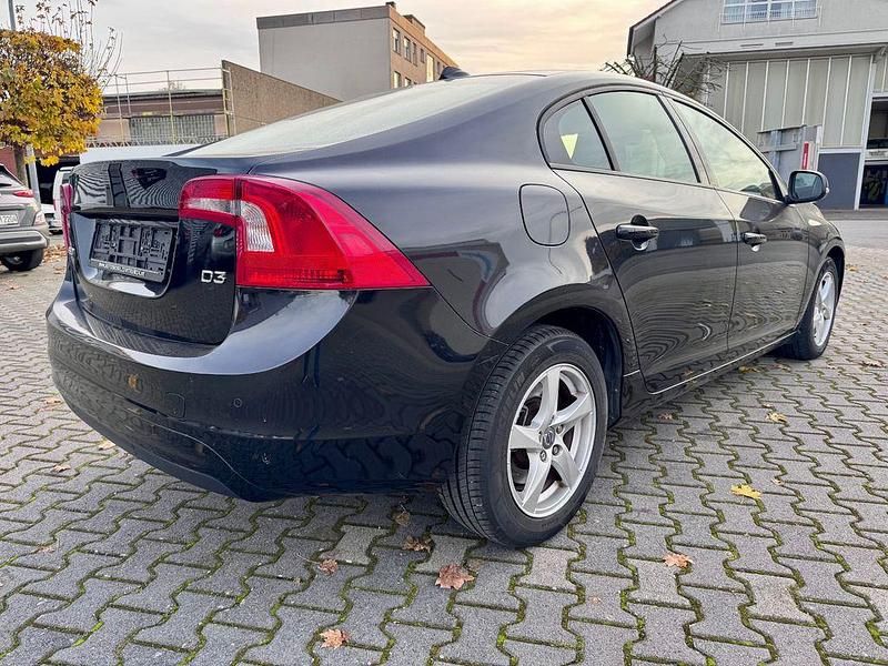 Gebraucht Volvo S60 136 PS (100 kW) 2014 Schwarz Limousine