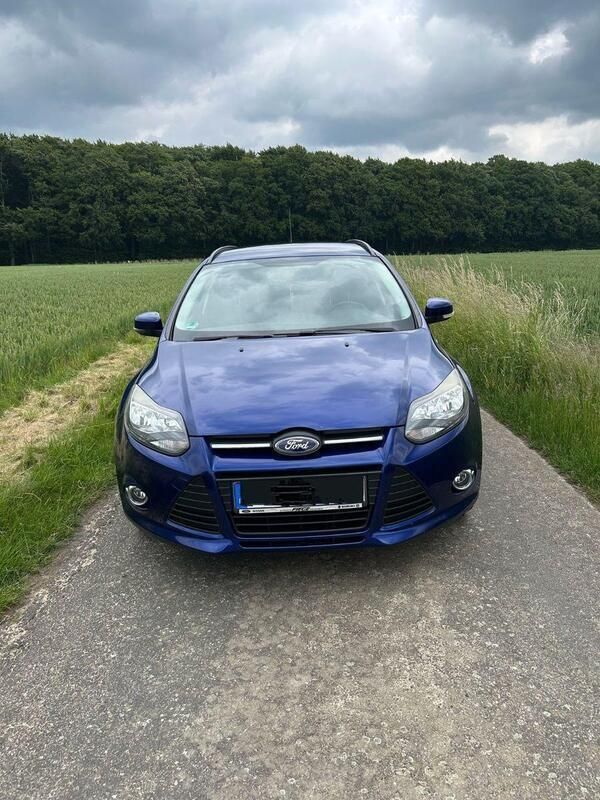 Blau Gebraucht 2014 Ford Focus Trend Kombi | 5.250 € (Fairer Preis) - Bild 1/4