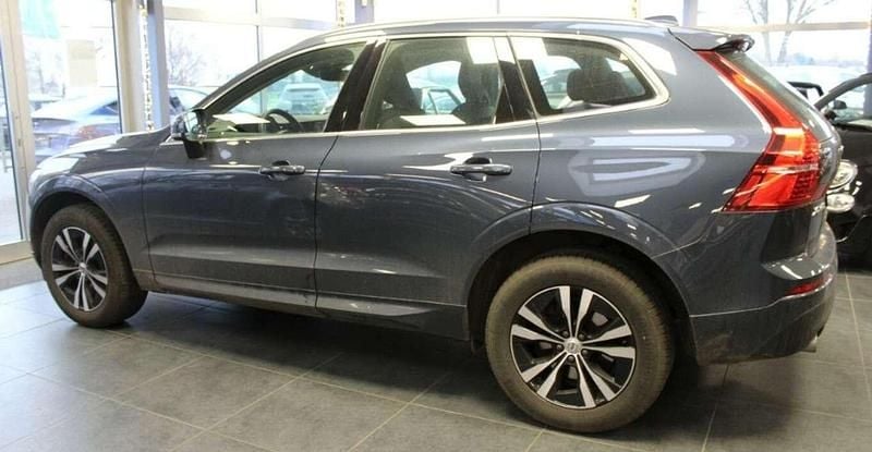 Gebraucht Volvo XC60 Momentum 197 PS (144 kW) 2021 Blau SUV