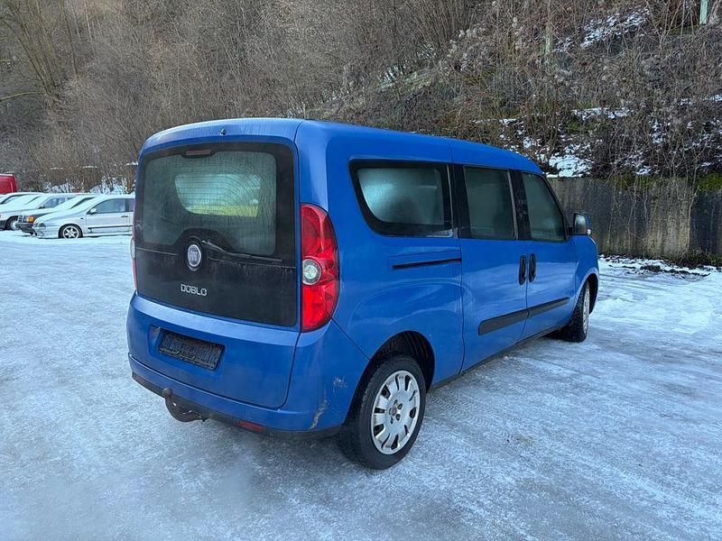 Gebraucht Fiat Doblò 105 PS (77 kW) 2010 Blau Van / Kleinbus