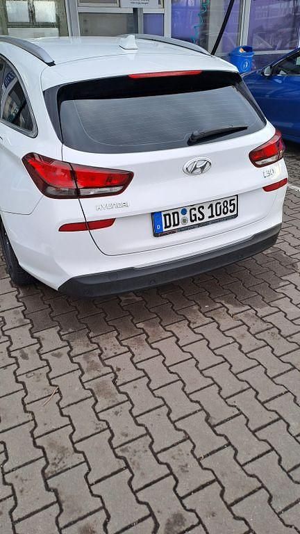 Gebraucht Hyundai i30 140 PS (102 kW) 2019 Weiß Kombi