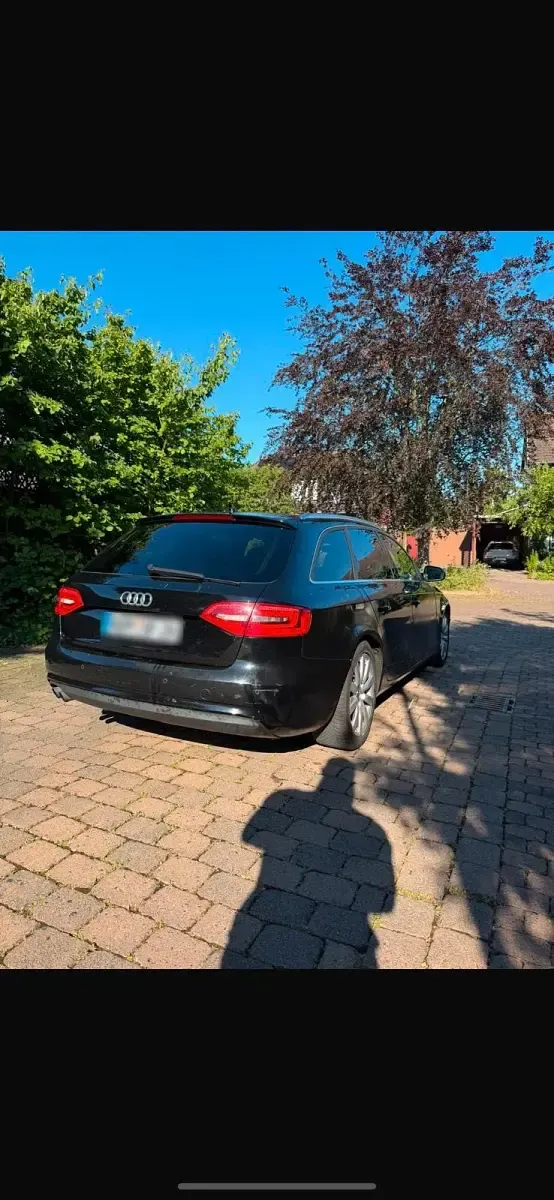 Gebraucht Audi A4 140 PS (102 kW) 2013 Schwarz Kombi