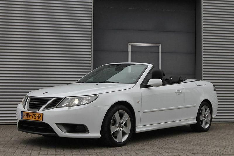 Weiß Gebraucht 2010 Saab 9-3 Cabriolet Vector Cabrio | 12.999 € - Bild 1/4