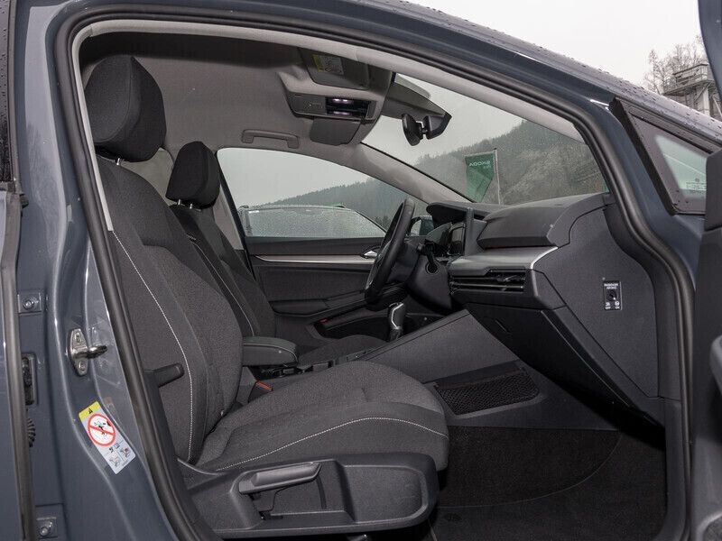 Gebraucht VW Golf VIII Move 150 PS (110 kW) 2024 Andere farbe Kleinwagen