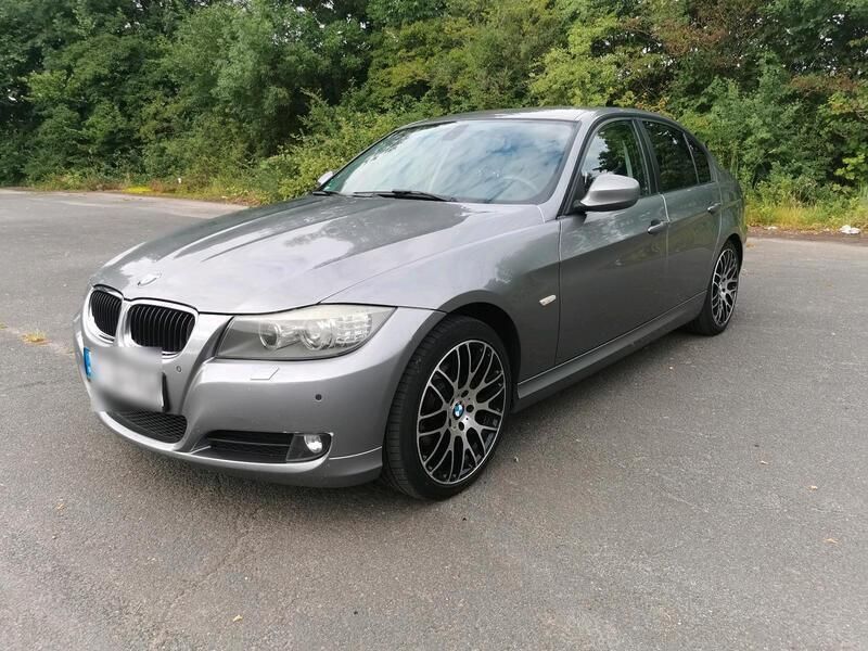 Grau Gebraucht 2010 BMW 318 Limousine | 4.400 € (Fairer Preis) - Bild 1/4