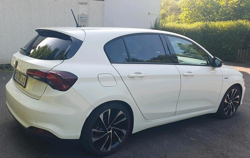 Gebraucht Fiat Tipo S 120 PS (88 kW) 2019 Weiß Kleinwagen