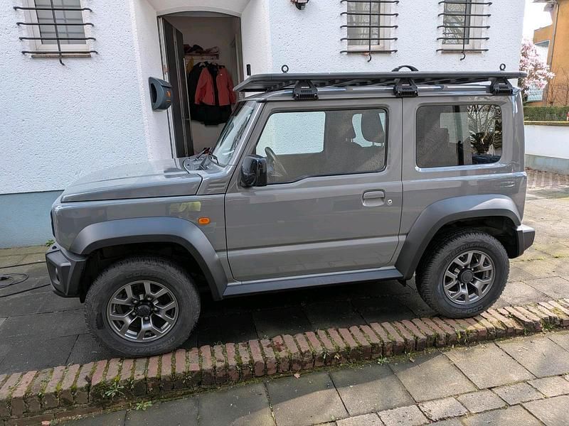 Gebraucht Suzuki Jimny Comfort 102 PS (75 kW) 2018 Grau SUV