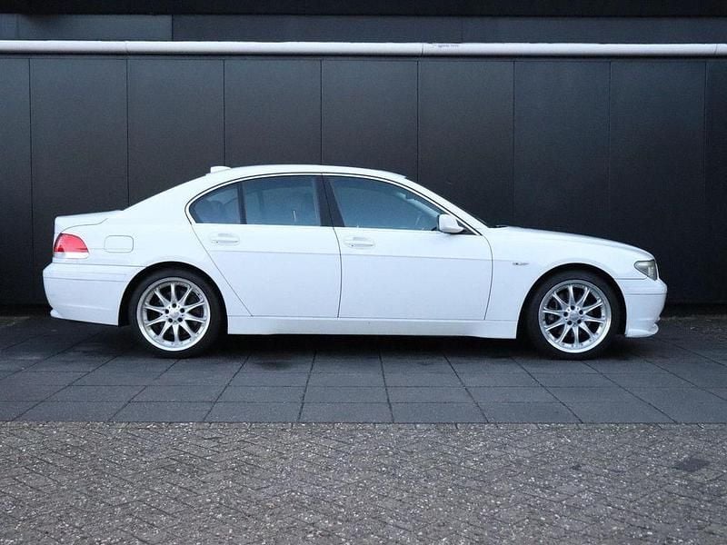 Gebraucht BMW 745 333 PS (244 kW) 2004 Weiß Limousine