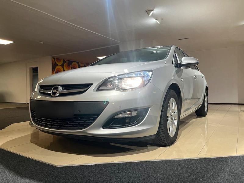 Gebraucht Opel Astra 136 PS (100 kW) 2015 Silber Kombi