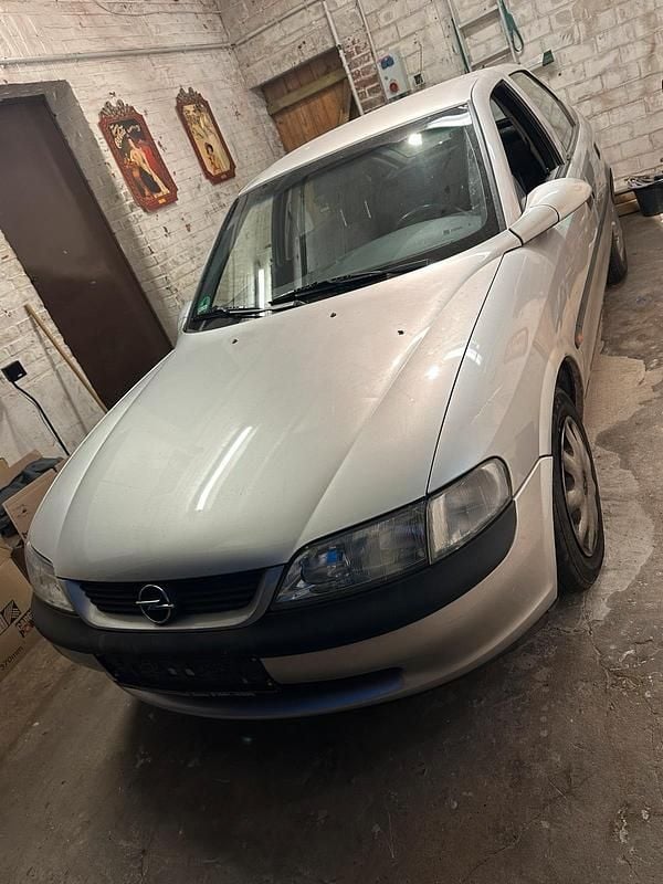 Gebraucht 1998 Opel Vectra Limousine | 600 € (Superpreis) - Bild 1/4