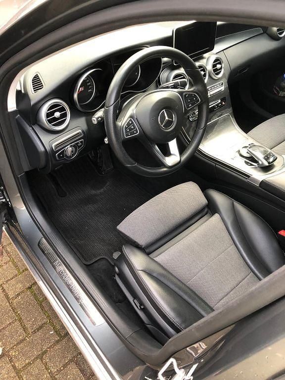 Gebraucht Mercedes 220 170 PS (125 kW) 2018 Grau Van / Kleinbus