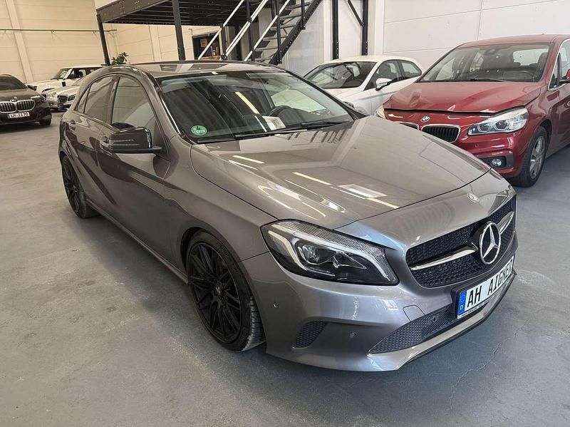 Gebraucht Mercedes A220 177 PS (130 kW) 2016 Mountaingrau  met. Kleinwagen