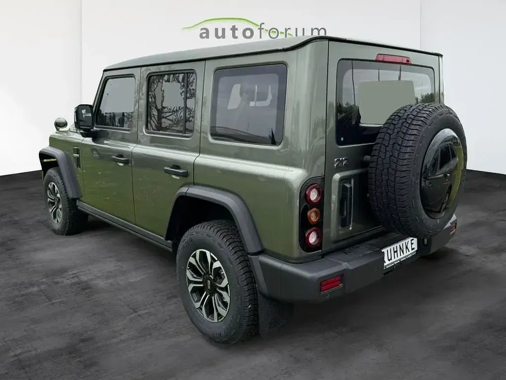 Neu BAW 212 166 PS (122 kW) 2026 Grün SUV