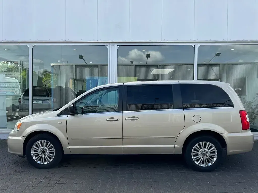 Usata Lancia Voyager Silver 177 CV (130 kW) 2014 Monovolume