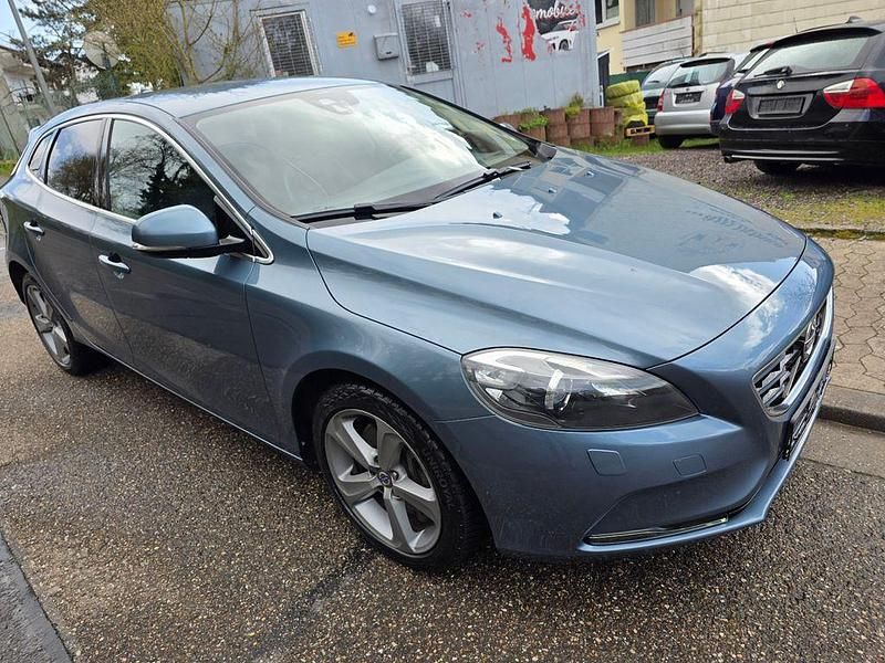 Gebraucht Volvo V40 Summum 150 PS (110 kW) 2012 Blau Kleinwagen