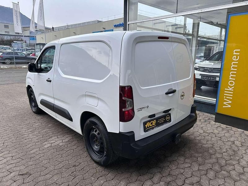 Gebraucht Opel Combo-e Life Edition 100 kW (136 PS) 2022 Jade weiss/arktis weiss Van / Kleinbus