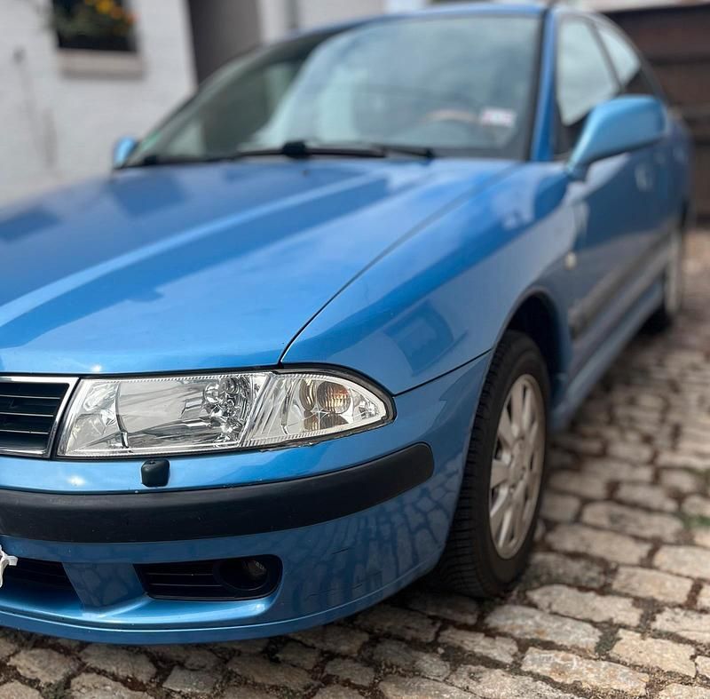 Blau Gebraucht 2002 Mitsubishi Carisma Limousine | 650 € (Guter Preis) - Bild 1/4