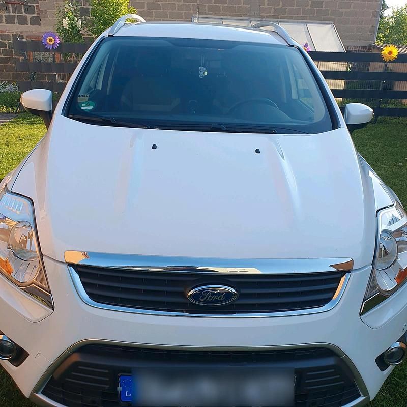Weiß Gebraucht 2011 Ford Kuga SUV | 7.650 € (Guter Preis) - Bild 1/4