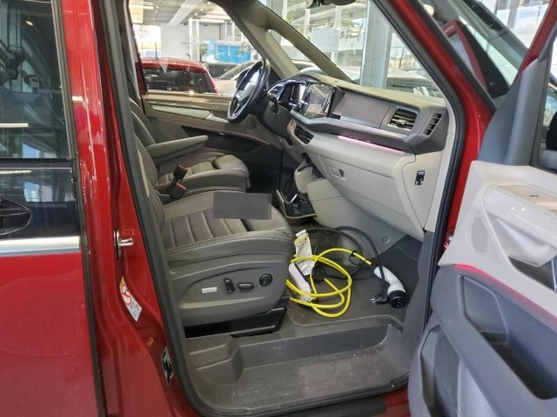Second-hand VW Multivan Style 150 CP (110 kW) 2023 Monovolum