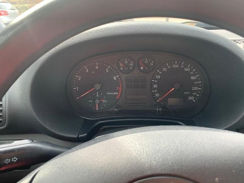 Schwarz Gebraucht 1999 Audi A3 Kleinwagen | 1.245 € (Etwas zu teuer) - Bild 1/4