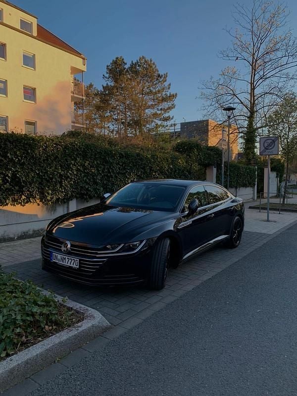 Gebraucht VW Arteon 150 PS (110 kW) 2018 Schwarz Kleinwagen