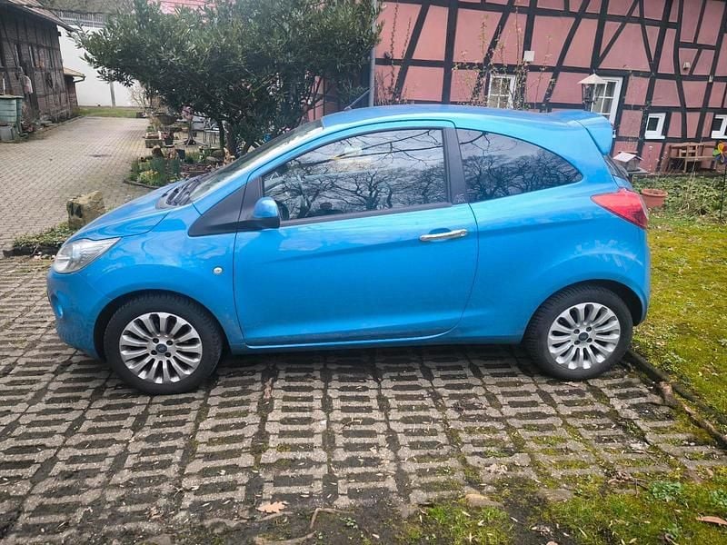 Gebraucht Ford Ka Titanium 73 PS (53 kW) 2015 Blau Kleinwagen