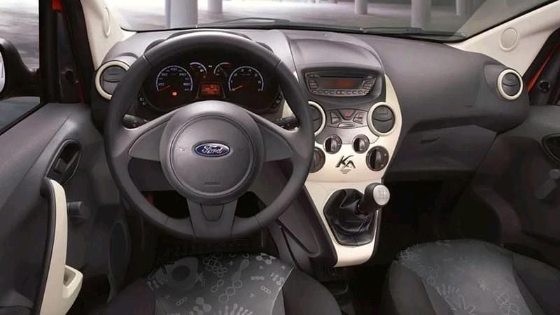 Gebraucht Ford Ka 69 PS (50 kW) 2016 Weiß Kleinwagen