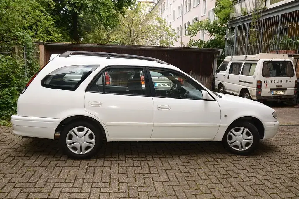 Gebraucht Toyota Corolla Terra 97 PS (71 kW) 2000 Weiß Kombi